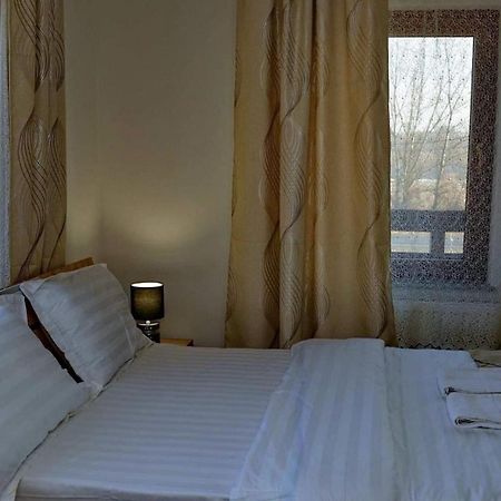 Casa Vadeanu Hotel Sighetu Marmaţiei Екстериор снимка
