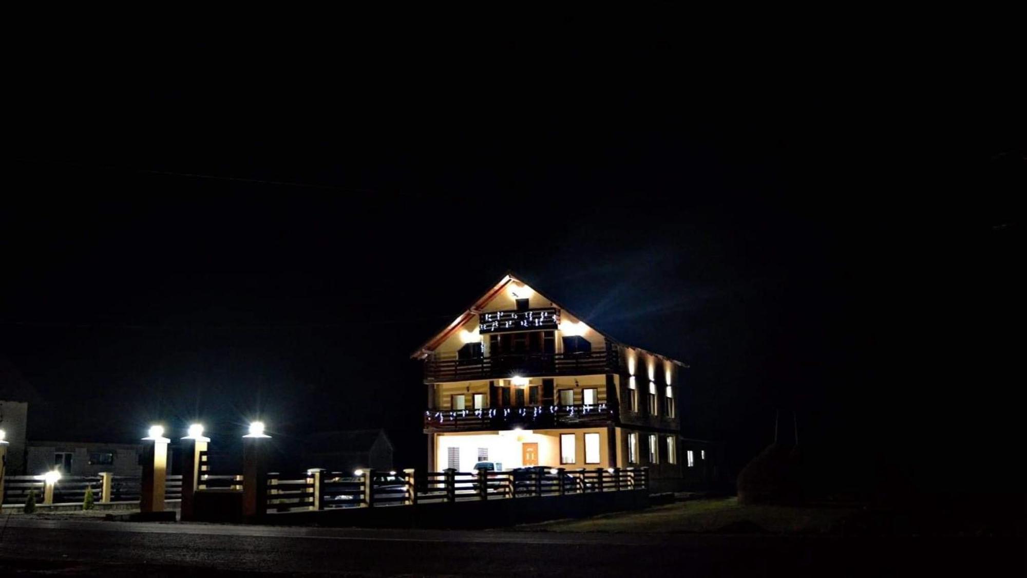 Casa Vadeanu Hotel Sighetu Marmaţiei Екстериор снимка