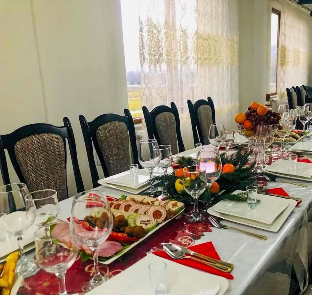 Casa Vadeanu Hotel Sighetu Marmaţiei Екстериор снимка