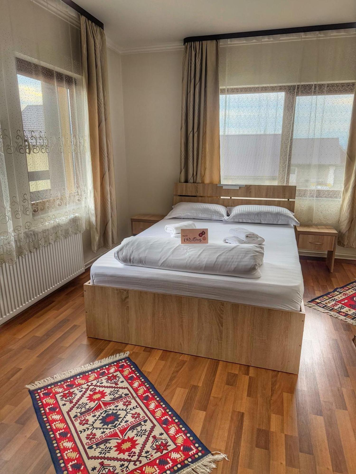 Casa Vadeanu Hotel Sighetu Marmaţiei Екстериор снимка
