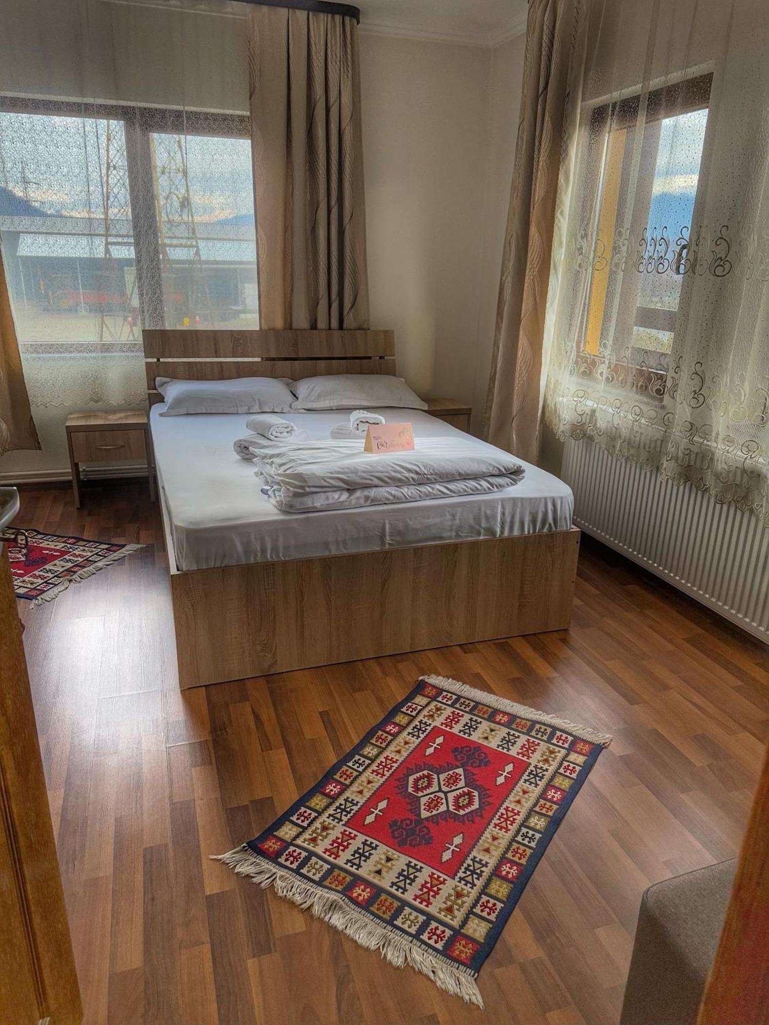 Casa Vadeanu Hotel Sighetu Marmaţiei Екстериор снимка